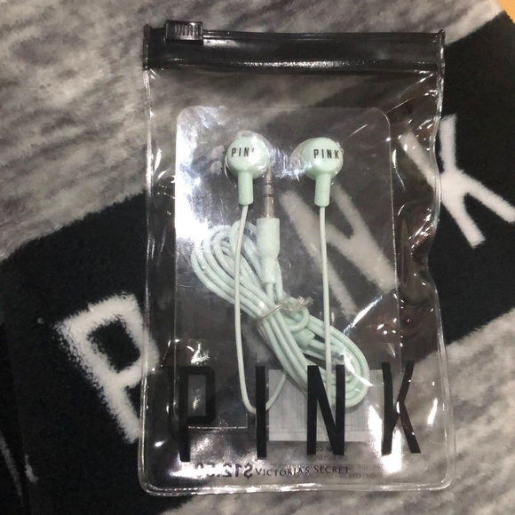 PINK Victoria's Secret Accessories - NWT in packaging Vs Pink Mint Earbuds 🙌🏻